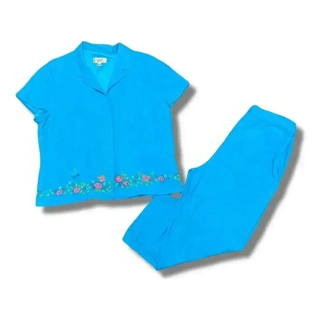 Trousers Etc New York Women's Embroidered Blue Top & Capri Set
